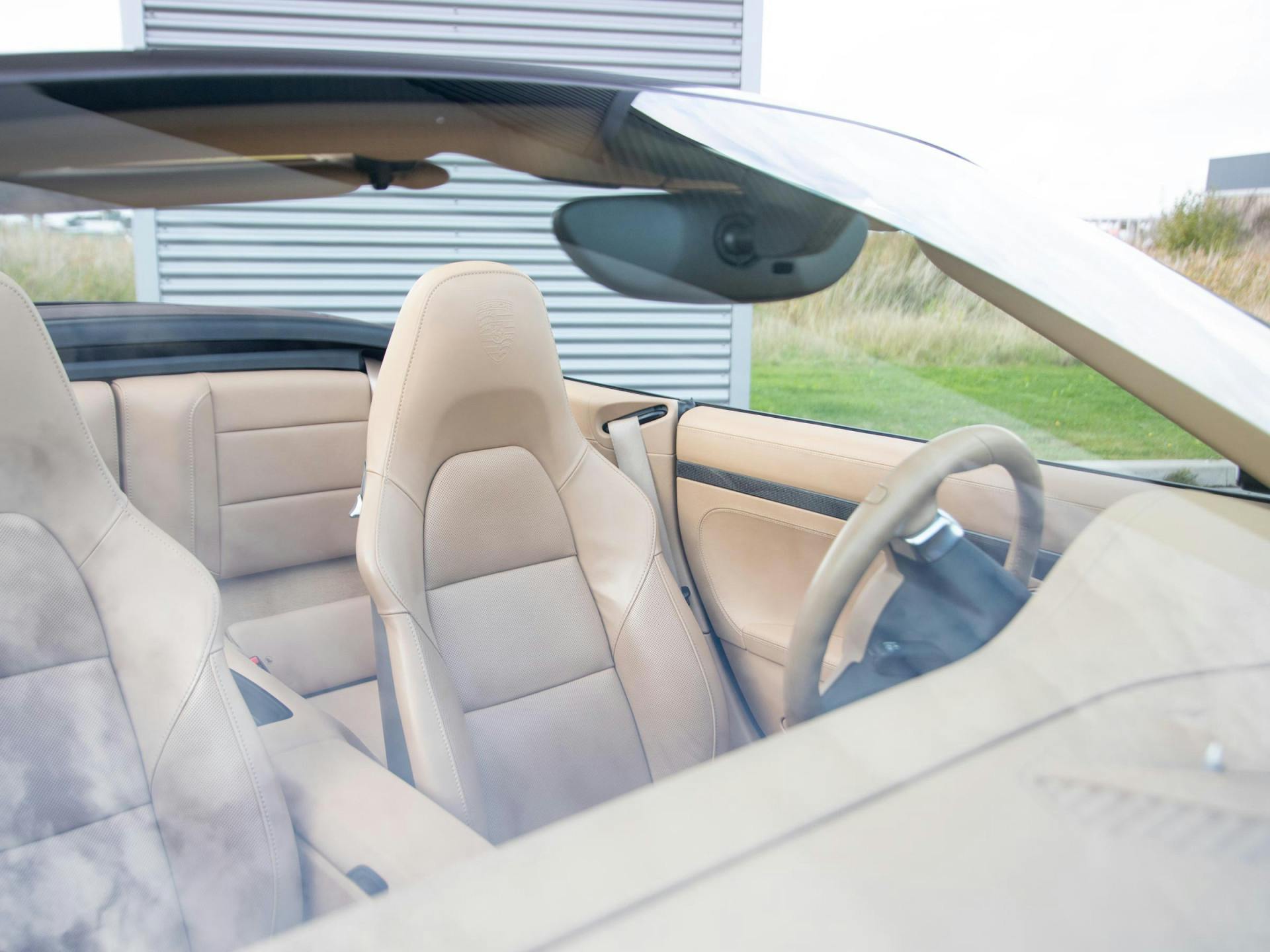 Porsche 911 Cabrio 3.8 Carrera 4 GTS | Bose | Sport Chrono | Carbon interieur pakket |